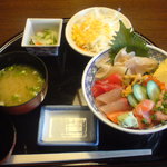 Issaku - 海鮮丼（1,000円）