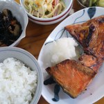 めぐみ - ママ自慢の大振りな鮭のカマにたっぷりな大根下ろし＾＾。