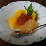 きらく懐石割烹 - フルーツも他の料理の余韻を、、