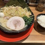 横浜家系ラーメン 角蔵家 - 