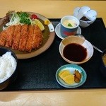 Tsutsujitei - もち豚ロースカツ定食