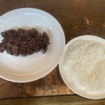 ピーピングトム - ステーキ200gと、ライス中