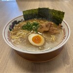 #虎鉄の恩返し - 鶏ガラ豚骨醤油ラーメン(890円、斜め上から)