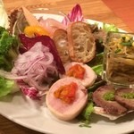 黒毛和牛一頭買い肉バル デルソーレ - 前菜盛り合わせ～☆