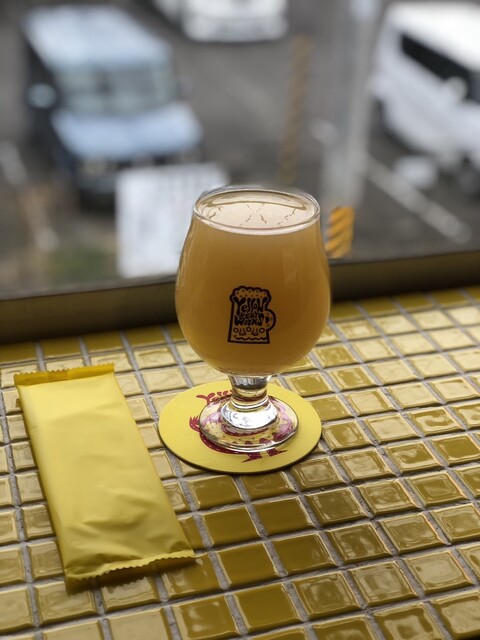 福島・文化通りのイエロービアワークス &ndash; クラフトビールと居心地抜群のビアバー