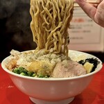 ラーメン鷹の目 - ニボニボまぜそば 500g ニンニク・アブラ・ガリマヨ・煮干し粉・レモン・追い飯