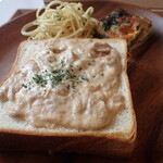 トーコーキッチン - ツナマヨパン キッシュ、スパサラ