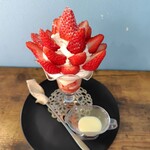 青山商店 - いちごパフェ