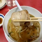 あずま - チャーシュー、枚数数えていませんがいっぱい入っていました