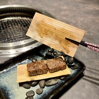 西中州焼肉 きらく - シャトーブリアンの杉板焼