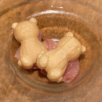 Seafood bar Ermitage 横浜鶴屋町店 - クマさん最中　可愛くて食べれないとか言ってみたくなる