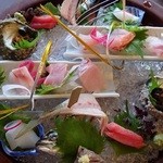 赤沢温泉ホテル - 季節の鮮魚の盛り合わせ。