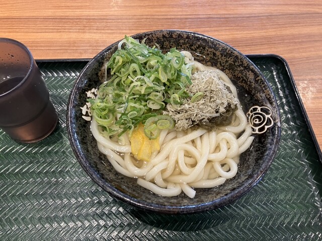 はなまるうどん 山形鉄砲町店｜コシのあるうどんと手作りトッピングで満足のランチ・ディナー