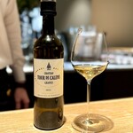 マンサルヴァ - なんか、グラーヴの白は久しぶり。ソーヴィニヨン・ブランよりもセミヨン率高めでリッチなテイスト。
      樽も効いていてオイリーなので、パヴェッテのソースに使われるバターとの親和性が高いです。