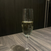 近江うし焼肉 にくTATSU 日本橋室町店 - スパークリングワインで乾杯♪