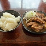 もつ煮と煮干しそば（中華そば）真也食堂 - 