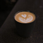 THE ROASTERY BY NOZY COFFEE - カフェラテ@税込730円：ブラジル / シーチオ ダ セーハ農園