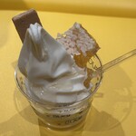 杉養蜂園 - 料理写真:巣房蜜ソフトクリーム