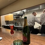 リョウリヤ ステファン パンテル - ロゼワインと、オーナー