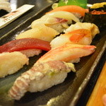 魚真 - にぎり１２貫