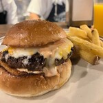 HYOE'S BURGERS + FRIES - 