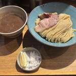 いかれたヌードル フィッシュトンズ - 烏賊煮干しつけ麺