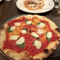 オービカ モッツァレラバー 梅田店 - ピザ
