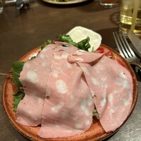 オービカ モッツァレラバー 梅田店 - サラダ