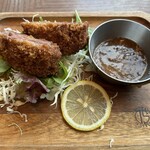 フォレストキッチン ウィズ アウトドア リビング - カツレツ