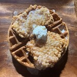 カイホロカフェ - チキンワッフル