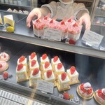 トシ・ヨロイヅカ 東京 - 