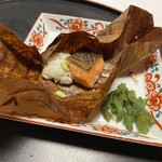 水明館 - 朴葉包み焼きです。