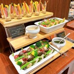 グランディア芳泉 - サラダも洒落てるやん