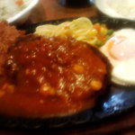 MASH - 本日のサービス　ハムカツとメキシカンハンバーグ