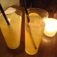 GARB Tokyo - 右＝Ｐａｓｓｉｏｎ　Ｃｏｏｌｅｒ。左＝Ｇｒａｐｅ　Ｆｒｕｉｔｓ　Ｊｕｉｃｅ。