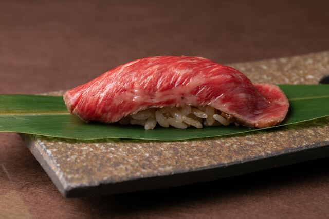 肉寿司 赤身