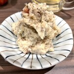 立ち呑み ソメアカ - 肉々しいポテサラ