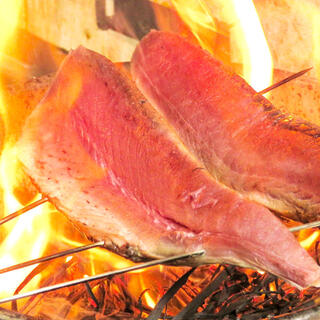 藁の香りが広がる！3大名物の「藁焼き」