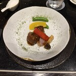 292920801 - 恵比寿牛ヒレの黒胡椒炒め　青さのりパウダー添え