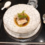 292920796 - 本日の鮮魚(スジアラ)の葱生姜強火蒸し　香港醤油ソース