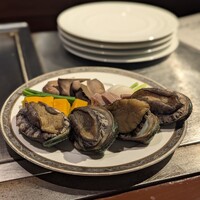 ステーキハウス 縁 - 活蝦夷鮑(100g up)のステーキ