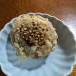 會津野 茂三郎 - 蕎麦の実の食感が心地よい！まんじゅうの天ぷら200円