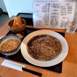手打蕎麦 たじま - つけとじ 950円(税込)、天かす無料。
                                いか天丼 550円(税込)。