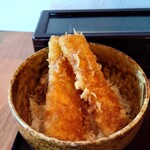 手打蕎麦 たじま - いか天丼 550円(税込)。