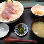 味の店 五味屋 - 白身丼 1650 円 大盛 無料