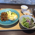 Modern Thai CIEL 大阪本店 - ガッパオセット