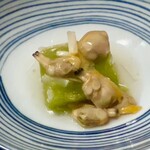 酒亭 ぷくぷく - えんどうまめ豆富の浅利餡掛け