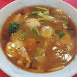 山城 - 料理写真:五目うま煮湯麺。塩でも醤油でも〜、と言われたので醤油にしてみた