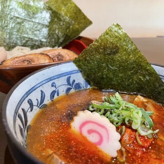 特製濃厚豚骨魚介辛つけ麺◆自家製ラー油で旨辛調整