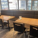 ガッツリ！えびすこ - ソファ席もあるので、お子様連れの方もご安心ください！